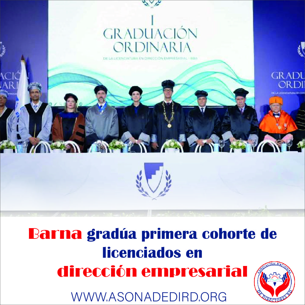 Barna gradúa primera cohorte de licenciados en dirección empresarial